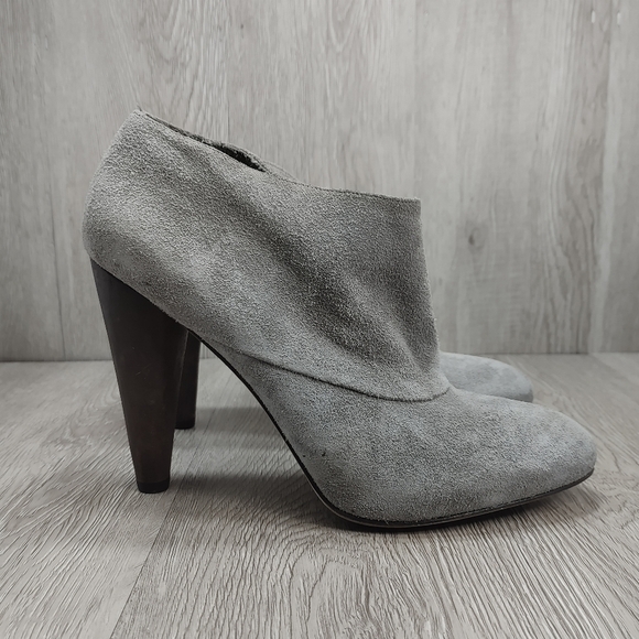 Cole Haan Josephine Suede Ankle Bootie Ironstone Taupe Gray Wooden Heel 9.5 - Picture 5 of 11